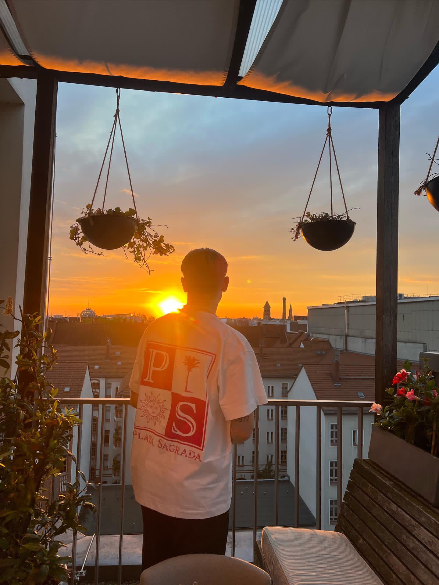 SOL Y PALMERAS Shirt