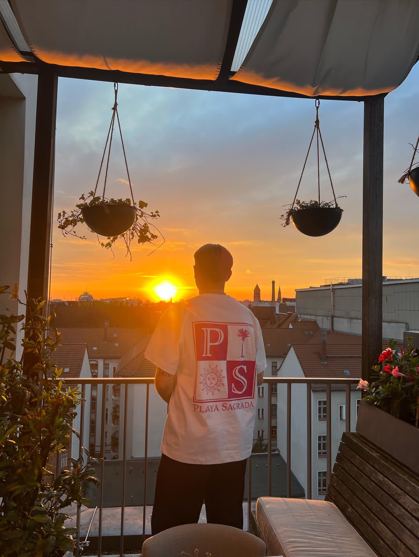 SOL Y PALMERAS Shirt